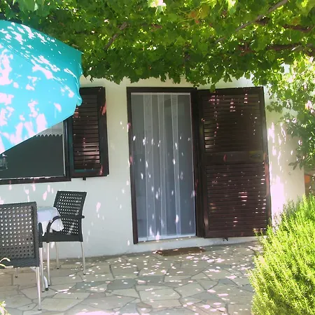 Studio Rastici 4818a * Okrug Gornji